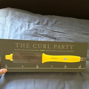 Drybar Yellow and Black Blow out Brush